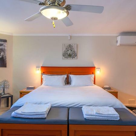 Pro Moni'S Guesthouse Мюзенберг Екстериор снимка