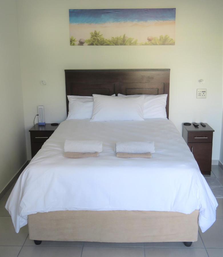 Pro Moni'S Guesthouse Мюзенберг Екстериор снимка