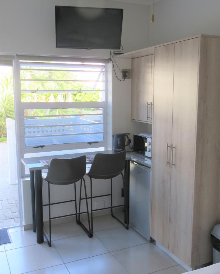 Pro Moni'S Guesthouse Мюзенберг Екстериор снимка