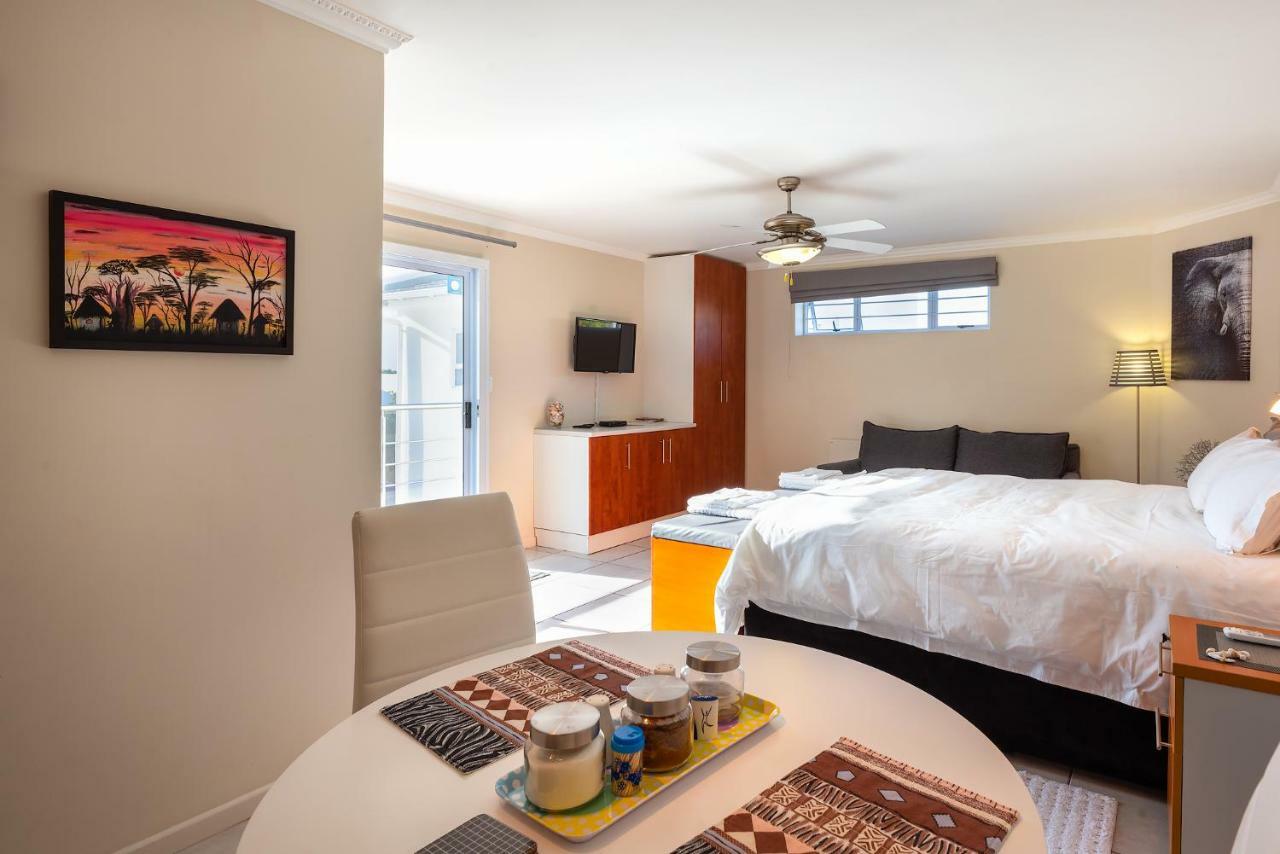 Pro Moni'S Guesthouse Мюзенберг Екстериор снимка