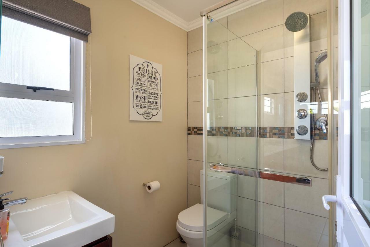 Pro Moni'S Guesthouse Мюзенберг Екстериор снимка